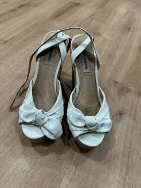 Steve Madden White Bow Peep-Toe Wedge Sandals